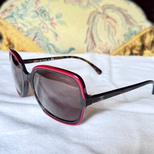 CHANEL Black and Red Sunglasses